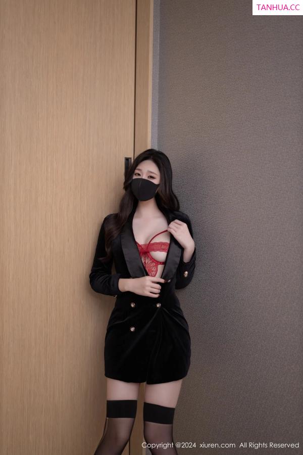逗逗DouDou  [XiuRen]高清写真图 2024.09.14 No.9168 小逗逗 黑丝美腿第4张图片